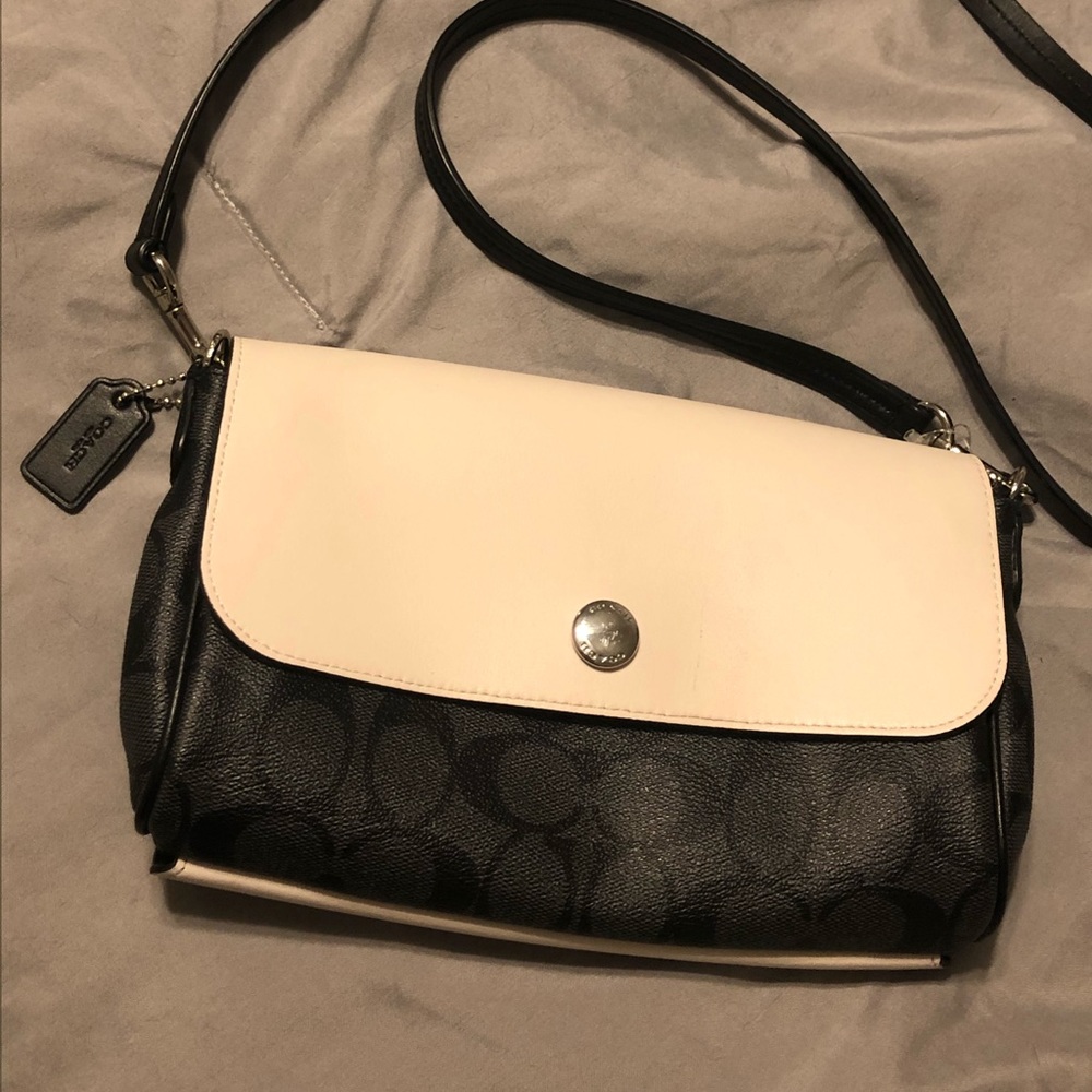 Authentic Coach Purse - Picture 2 of 16